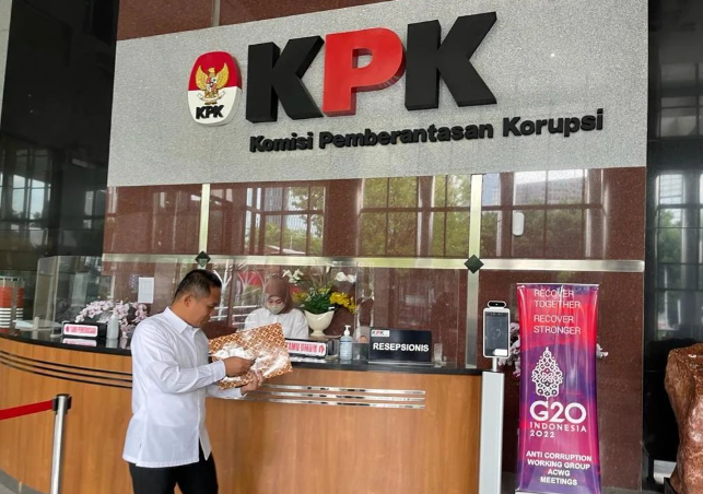 Kasus Korupsi Baru Terungkap: Pejabat Tinggi Diperiksa KPK